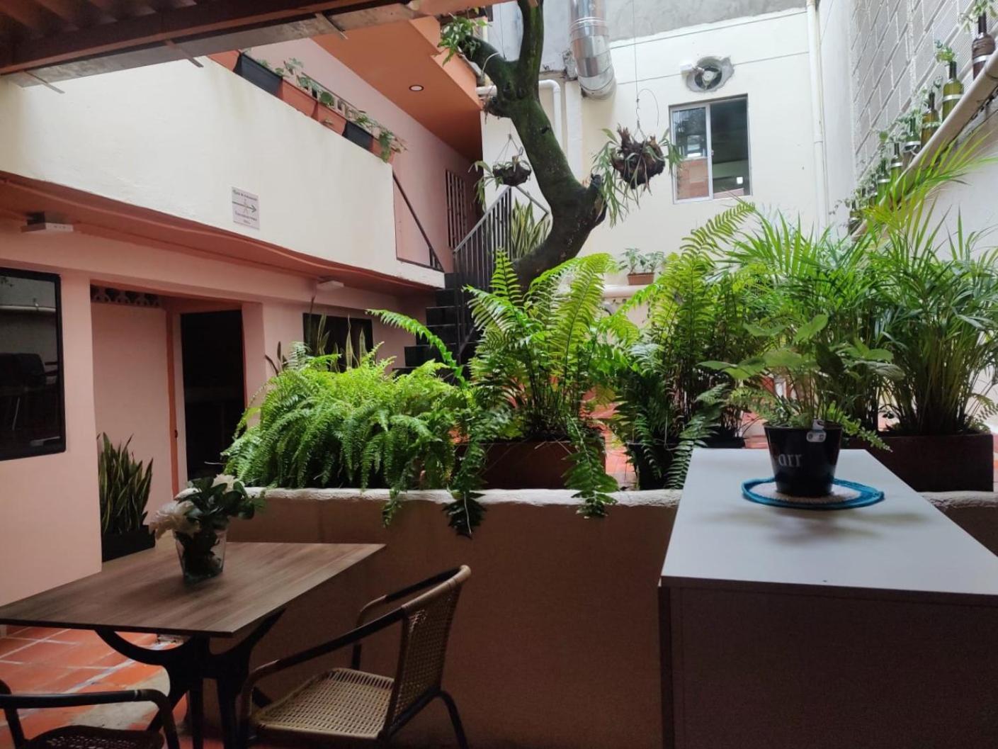 Casa Primavera Hostal Medellín Exterior foto